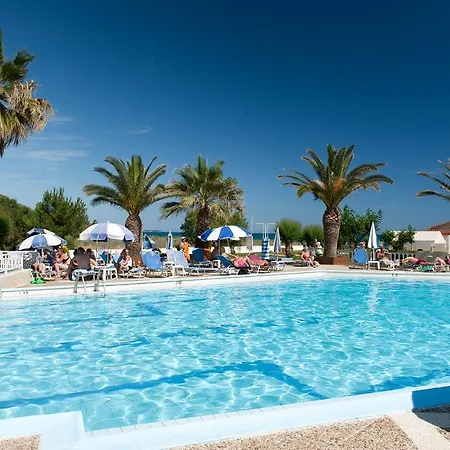 Hotel, Zakynthos Island ホテル Kalamákion